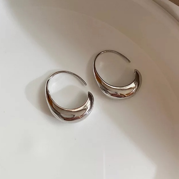 NEW 925 STERLING SILVER C SHAPE EARRINGS, NICE EARRINGS, CUTE EARRINGS - Picture 3 of 4